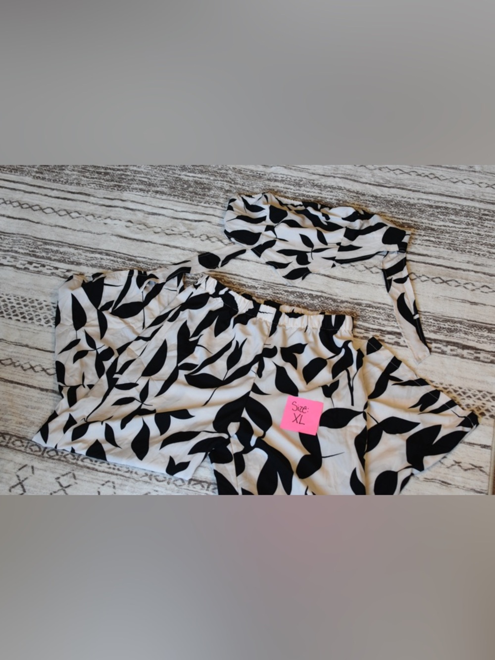 Black & White Leaf Print 2-Piece Set W/ Strapless Top